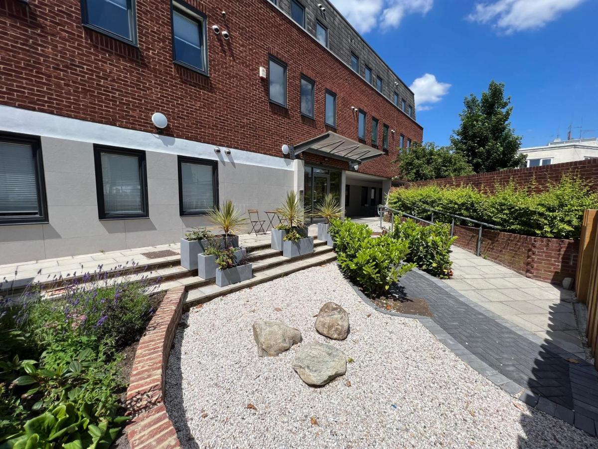 Prospect Quarter Apartments In Old Town Swindon Exterior foto